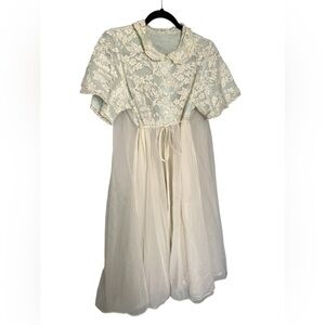 Gotham Gold Stripe vintage 50s romantic‎ baby blue house cost lace robe